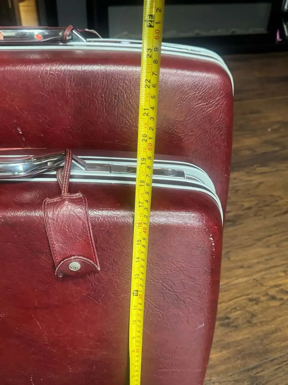 Samsonite classic silhouette